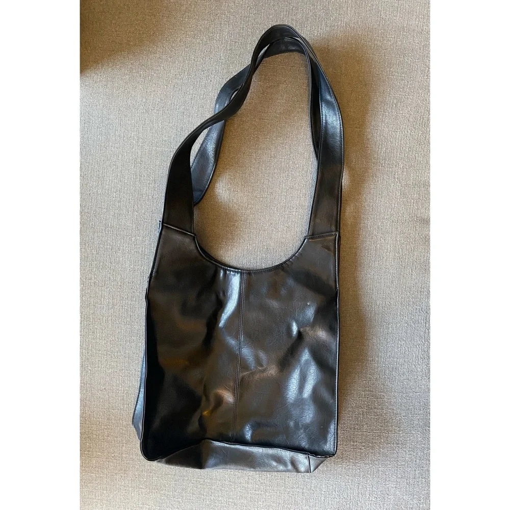 VINTAGE Manmade Leather Shoulder Bag in Black